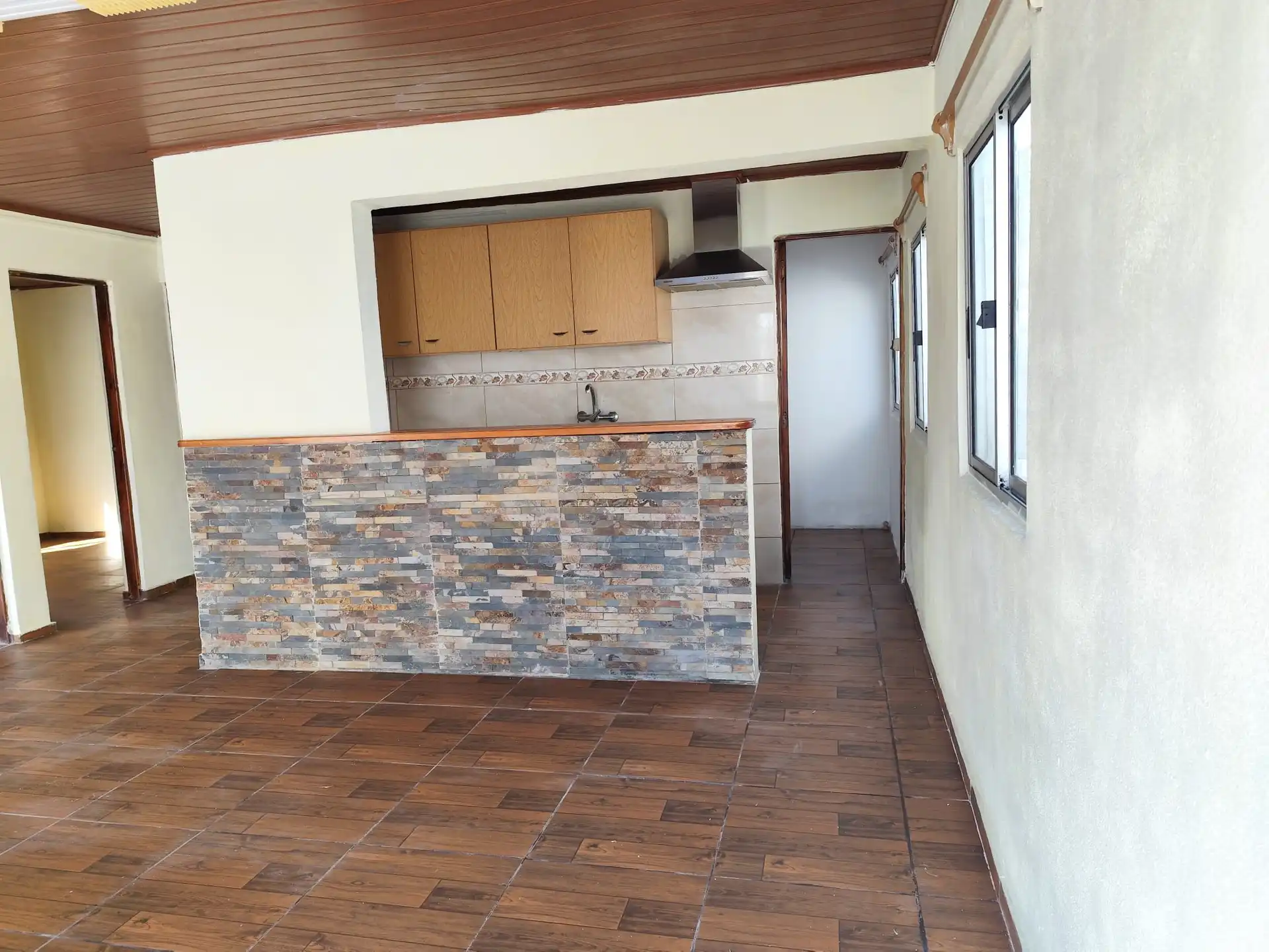 Casa – Hmno. Dionisio N° 1102 bis entre 25 de Agosto y Candido Marín