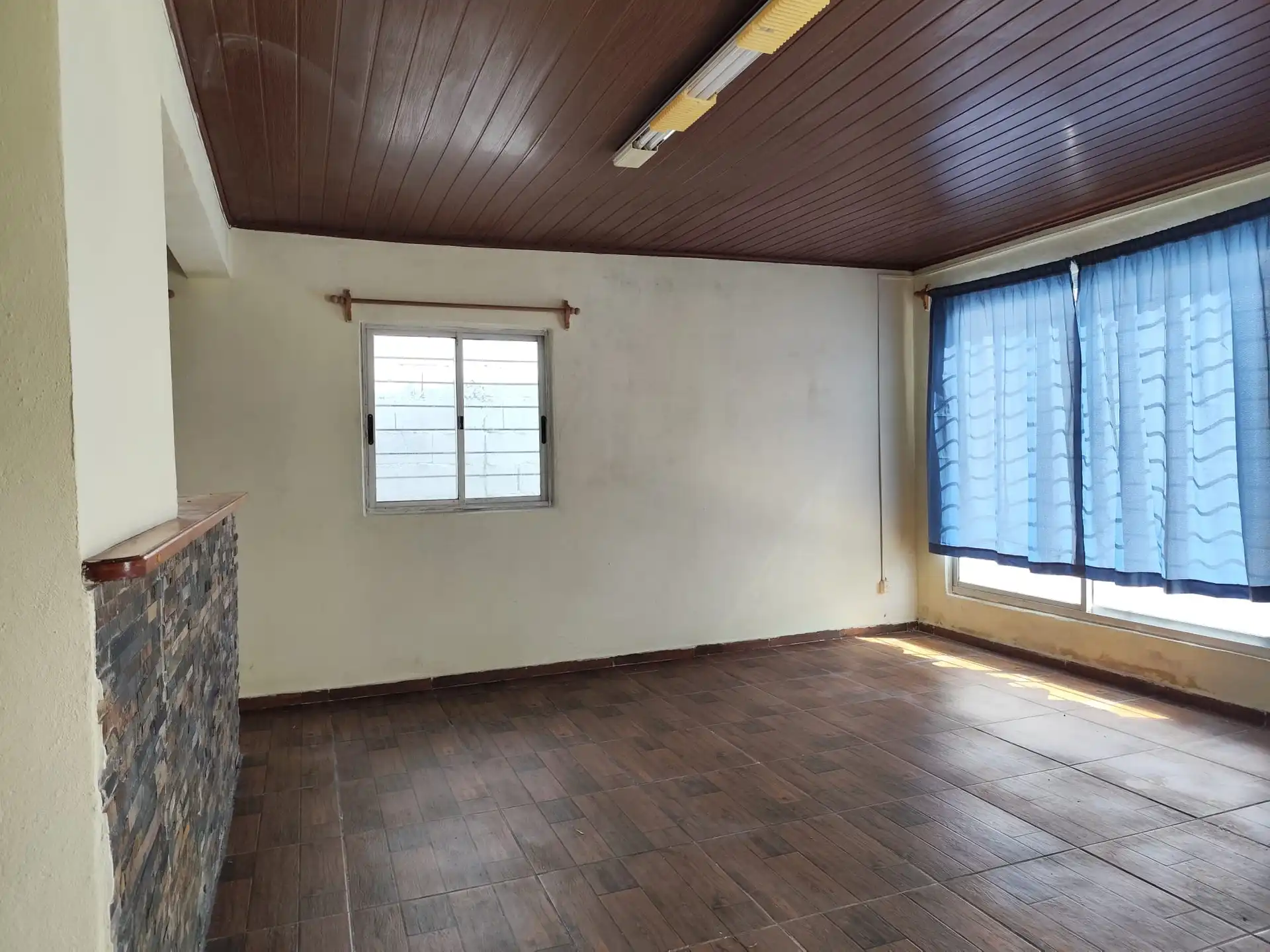 Casa – Hmno. Dionisio N° 1102 bis entre 25 de Agosto y Candido Marín