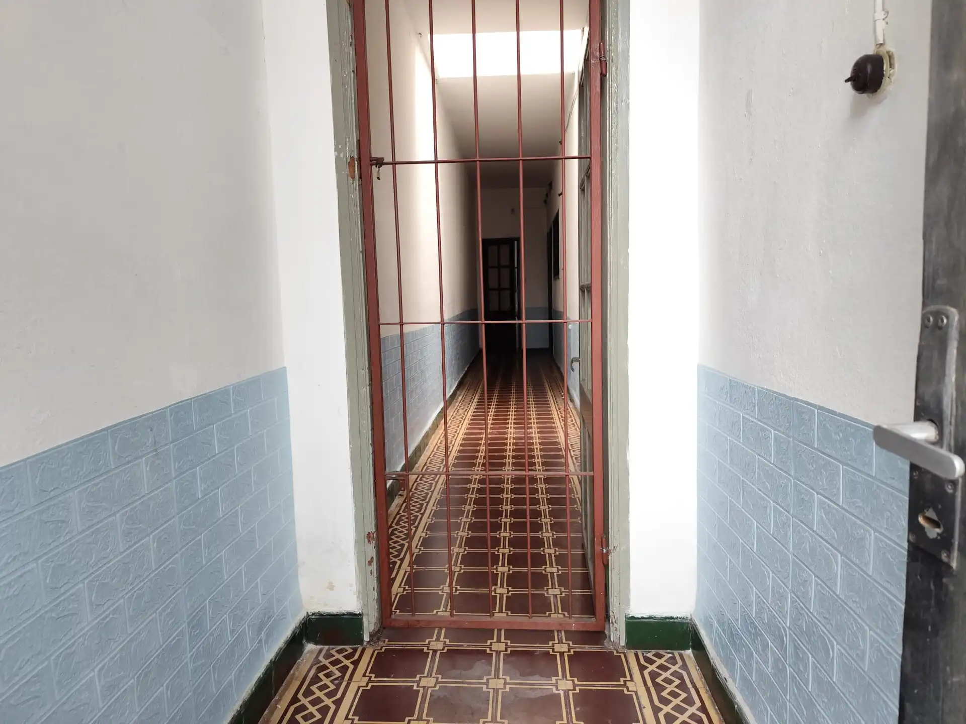 Casa – 25 de Mayo N° 718 entre Batlle Berres y Zorrilla de San Martin